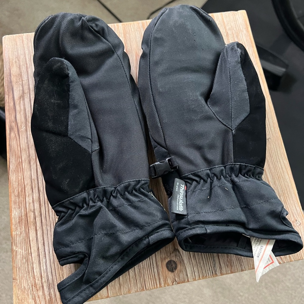 Volcom Black Mittens